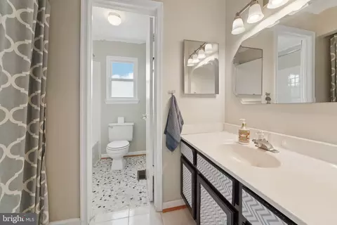 Bath - 39 Winehurst Rd, Catonsville, MD 21228 photo 3 of 4