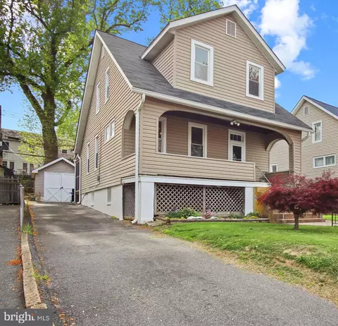 82 N Prospect Ave N, Catonsville, MD 21228
