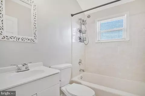 Bath - 8352 Kavanagh Rd, Dundalk, MD 21222 photo 2 of 4