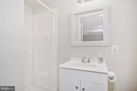 Bath - 8352 Kavanagh Rd, Dundalk, MD 21222 photo 3 of 4