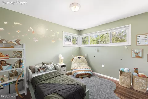 Bedroom - 7006 Paris Rd, Baltimore, MD 21207 photo 3 of 5