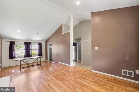 Entry Way - 7006 Paris Rd, Baltimore, MD 21207 photo 1 of 4
