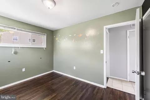 Entry Way - 7006 Paris Rd, Baltimore, MD 21207 photo 2 of 4