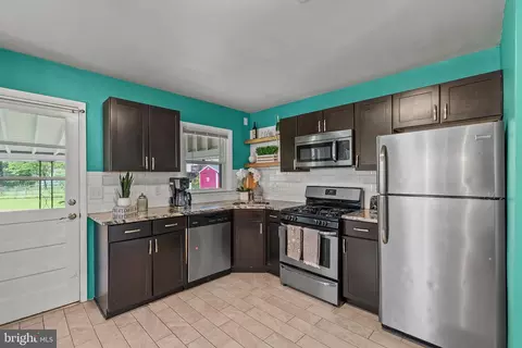 Kitchen - 6842 Queens Ferry Rd, Baltimore, MD 21239 photo 3 of 4