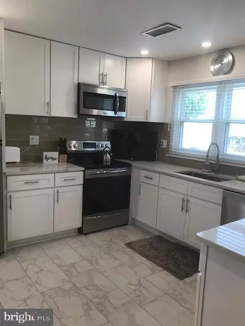 1902 Calais Ct, Windsor Mill, MD 21244 photo 3