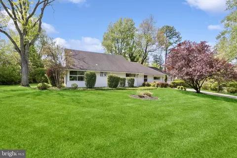 3517 Autumn Dr, Pikesville, MD 21208