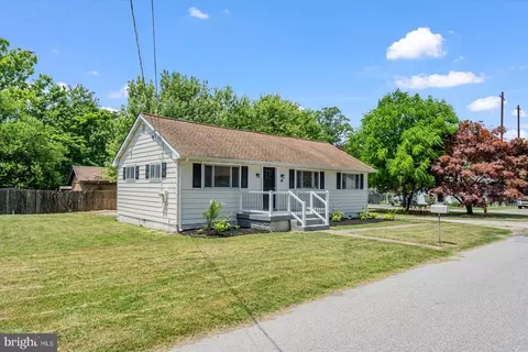 7001 Red Bird Rd, Middle River, MD 21220