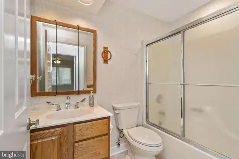 Bath - 4116 Mount Carmel Rd, Upperco, MD 21155 photo 3 of 4