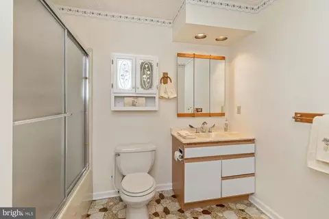 Bath - 4116 Mount Carmel Rd, Upperco, MD 21155 photo 4 of 4