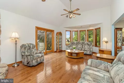 Living - 4116 Mount Carmel Rd, Upperco, MD 21155 photo 3 of 6