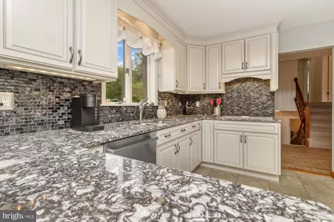 Kitchen - 4116 Mount Carmel Rd, Upperco, MD 21155 photo 4 of 7