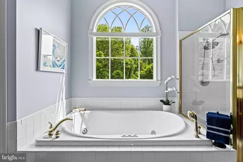 Bath - 4024 Cloverland Dr, Phoenix, MD 21131 photo 4 of 7