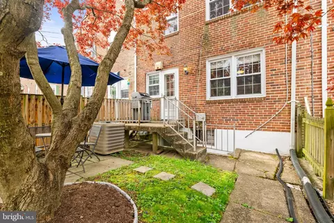 Exterior - 424 Chumleigh Rd, Baltimore, MD 21212 photo 4 of 5