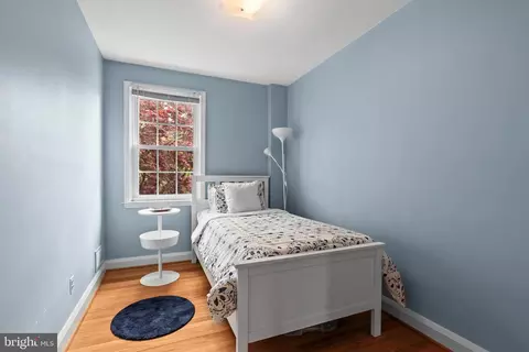 Bedroom - 424 Chumleigh Rd, Baltimore, MD 21212 photo 5 of 6
