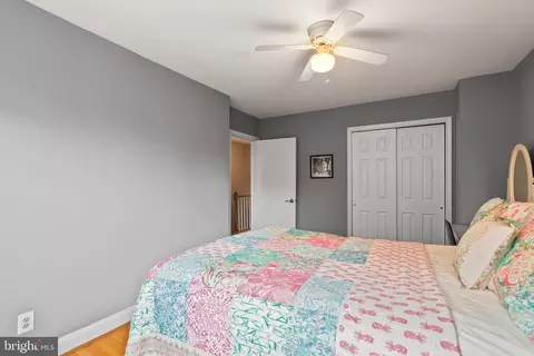 Bedroom - 424 Chumleigh Rd, Baltimore, MD 21212 photo 4 of 6
