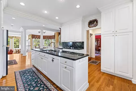 Kitchen - 508 Hampton Ln, Towson, MD 21286 photo 3 of 6