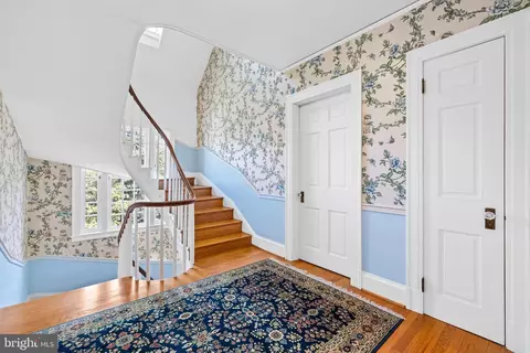 Entry Way - 508 Hampton Ln, Towson, MD 21286 photo 5 of 7