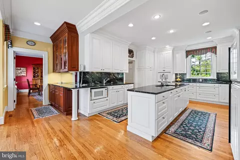 Kitchen - 508 Hampton Ln, Towson, MD 21286 photo 6 of 6