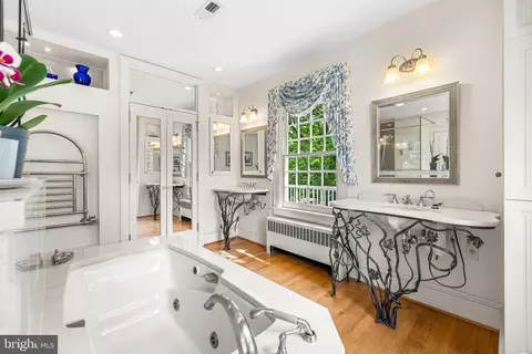Bath - 508 Hampton Ln, Towson, MD 21286 photo 3 of 6