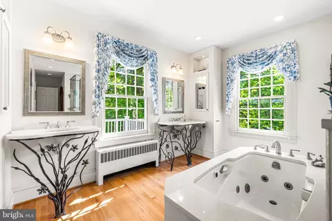 Bath - 508 Hampton Ln, Towson, MD 21286 photo 5 of 6