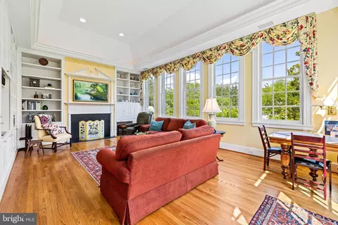 Living - 508 Hampton Ln, Towson, MD 21286 photo 6 of 8