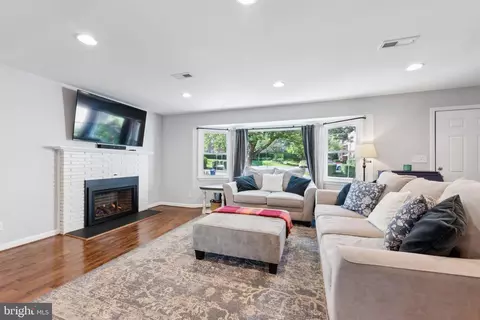 Living - 516 Epsom Rd, Towson, MD 21286 photo 1 of 1