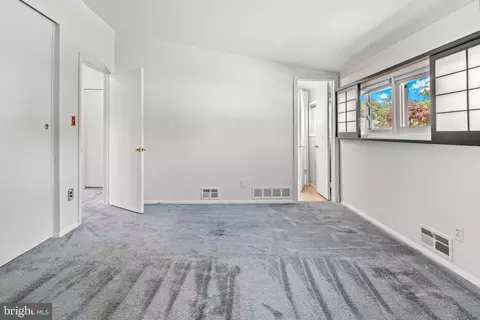 2411 Lightfoot Dr, Baltimore, MD 21209 photo 19