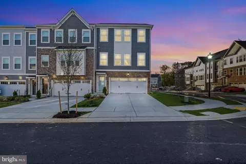 1808 Watermark Way, Essex, MD 21221