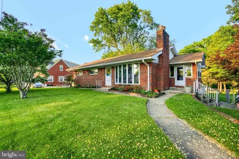 201 Wampler Rd, Middle River, MD 21220 photo 2