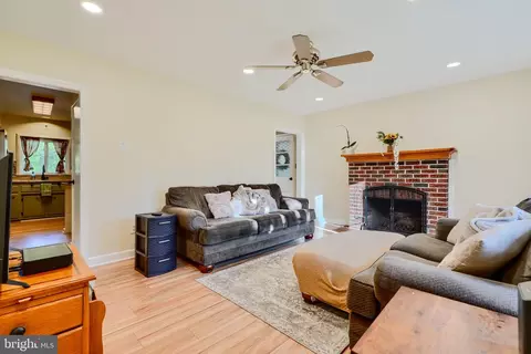 201 Wampler Rd, Middle River, MD 21220 photo 5