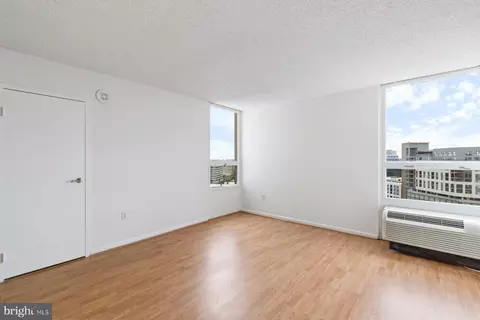 Living - 205 E Joppa Rd #1608, Towson, MD 21286 photo 5 of 6