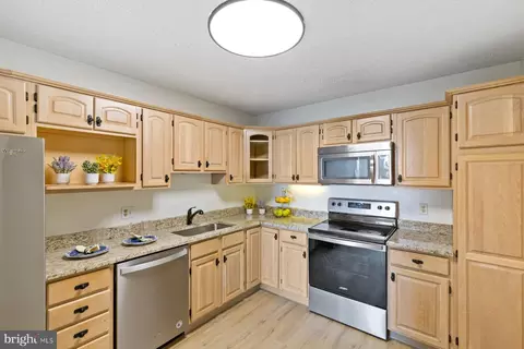 Kitchen - 205 E Joppa Rd #1608, Towson, MD 21286 photo 3 of 3