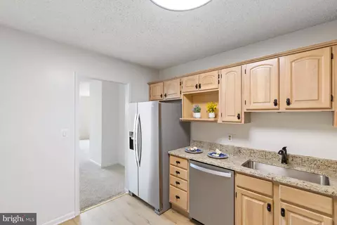 Kitchen - 205 E Joppa Rd #1608, Towson, MD 21286 photo 2 of 3