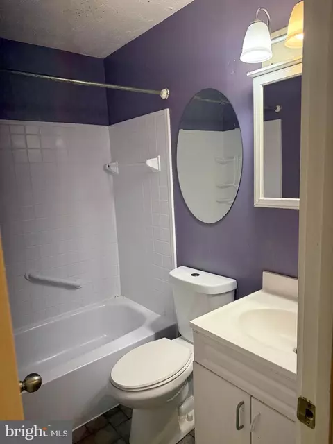 Bath - 24 Hallview Ct, Nottingham, MD 21236 photo 1 of 3