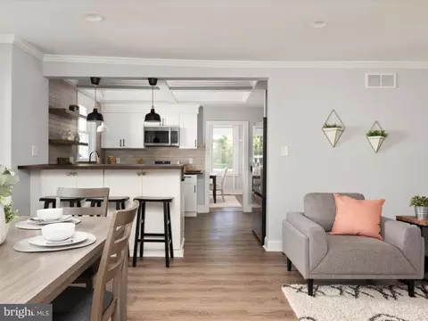 Entry Way - 1119 Overbrook Rd, Baltimore, MD 21239 photo 4 of 5