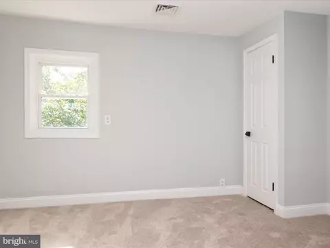 Bedroom - 1119 Overbrook Rd, Baltimore, MD 21239 photo 5 of 9