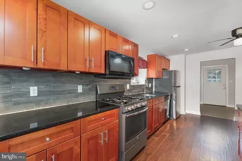 Entry Way - 3402 Cornwall, Dundalk, MD 21222 photo 5 of 11