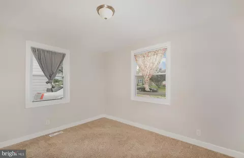 Entry Way - 3402 Cornwall, Dundalk, MD 21222 photo 9 of 11