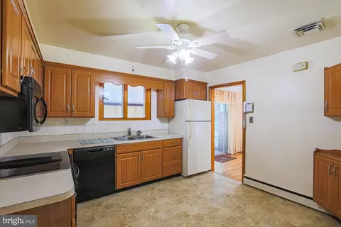 12816 Eastern Ave, Middle River, MD 21220 photo 10