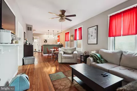 Entry Way - 4402 Highview Ave, Baltimore, MD 21229 photo 1 of 6