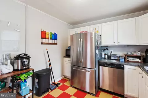 Kitchen - 4402 Highview Ave, Baltimore, MD 21229 photo 3 of 3