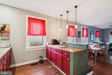 Kitchen - 4402 Highview Ave, Baltimore, MD 21229 photo 1 of 3