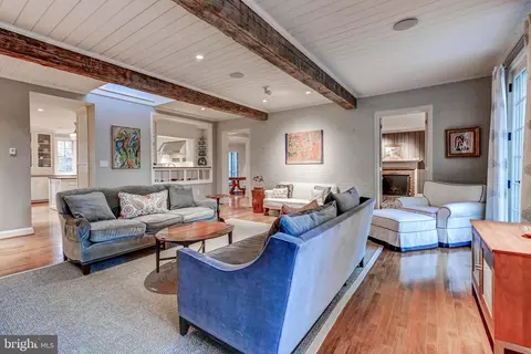Living - 4028 Stewart Rd, Stevenson, MD 21153 photo 2 of 4