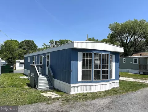 2400 Lincoln Ave #11, Sparrows Point, MD 21219