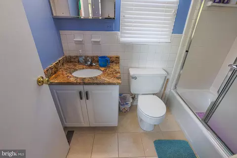Bath - 2518 Willow Glen Dr, Baltimore, MD 21209 photo 4 of 5
