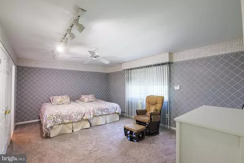 Bedroom - 2518 Willow Glen Dr, Baltimore, MD 21209 photo 2 of 6