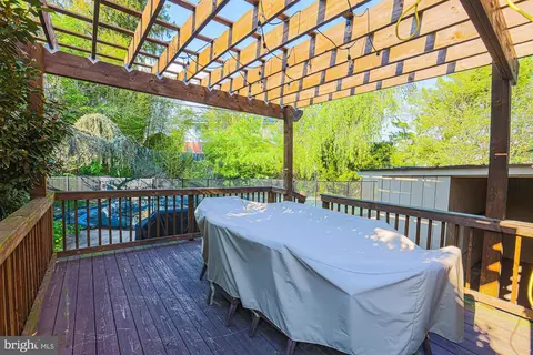 Exterior - 2518 Willow Glen Dr, Baltimore, MD 21209 photo 3 of 5