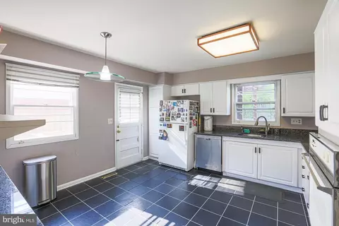 Kitchen - 2518 Willow Glen Dr, Baltimore, MD 21209 photo 1 of 3
