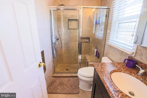 Bath - 2518 Willow Glen Dr, Baltimore, MD 21209 photo 1 of 5