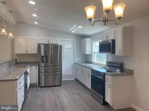 609 Tee Jay Ln, Dundalk, MD 21222 photo 5